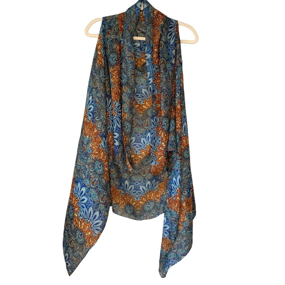 Unbranded blue and rust paisley sleeveless draped front kimono. Size-OS